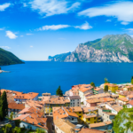 Torbole e il Lago di Garda: 5 percorsi di trekking per scoprire il territorio 